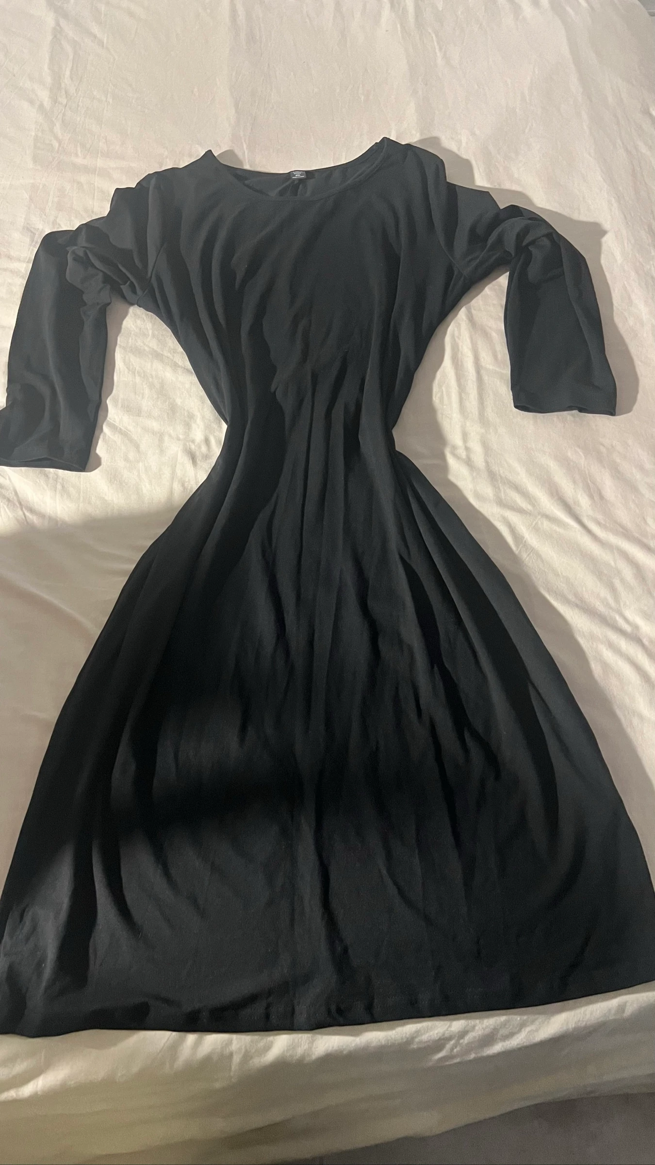 Robe midi ajustée élégante noire à manches longues – photo 3